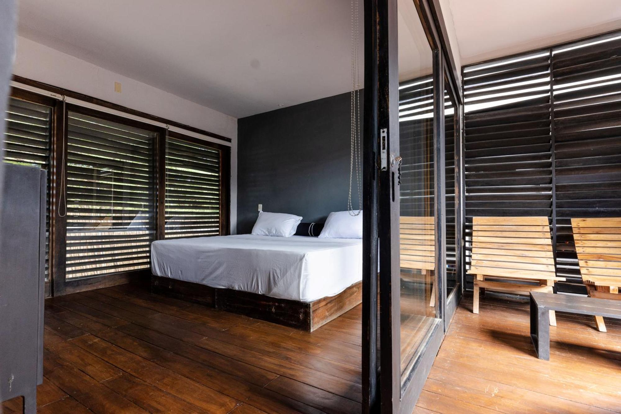 99 Surf Lodge El Limon Bilik gambar